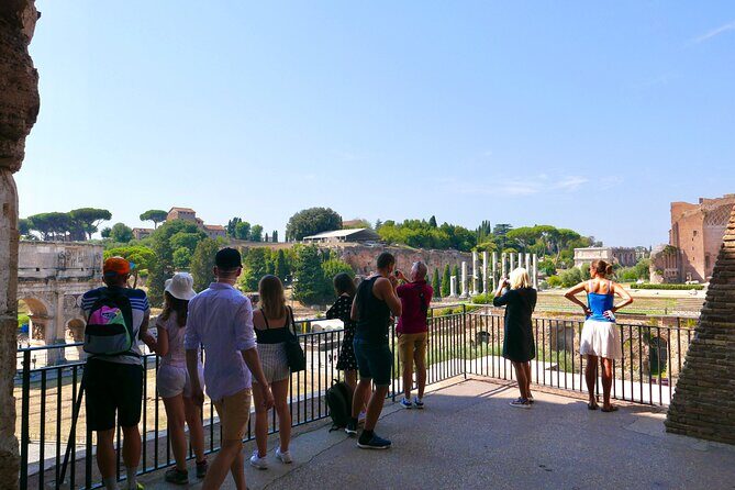 Exclusive Tour Colosseum Arena with Archaeologist & Roman Forum - The guides: what makes the difference in real life