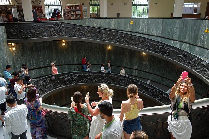 Exclusive Vatican Museum, Sistine Chapel, Underground Catacombs Tour and Tickets - Entering the Vatican with fast-track tickets that actually help