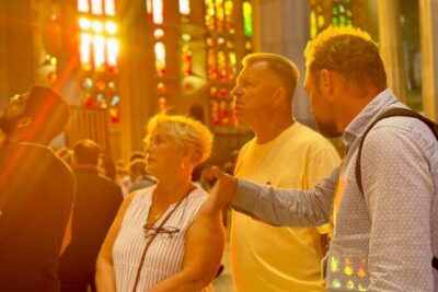 Fast Track Sagrada Familia Guided Tour