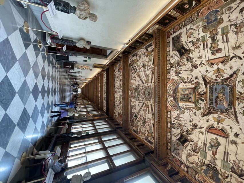Firenze: Uffizi Tour per famiglie - Price and value: what you pay for, and what you still must budget