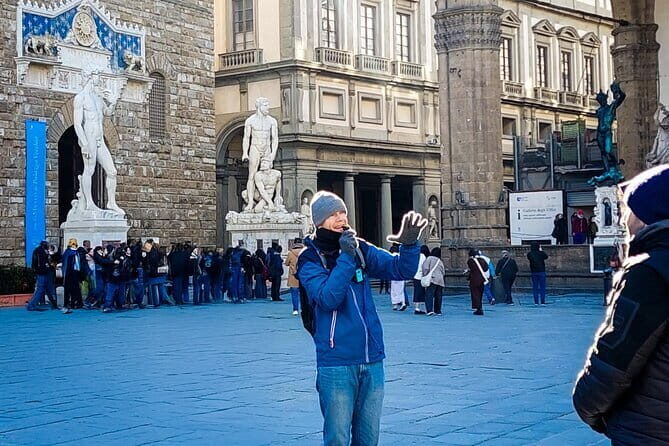 Florence: Combo guided tour, City, Uffizi, Accademia and David - Uffizi-side highlights: Belvedere Courtyard and the Gallery of Maps