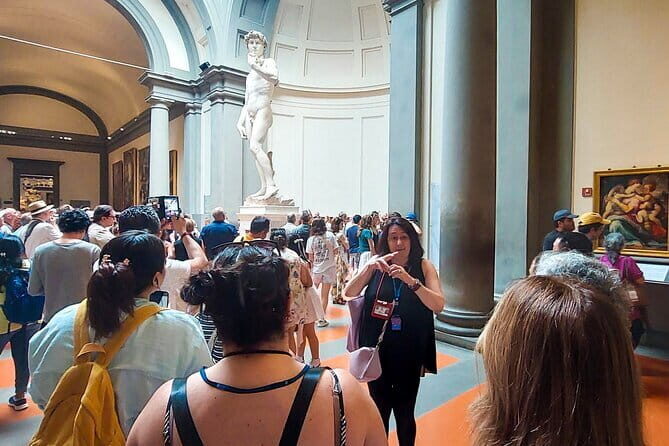 Florence: Combo guided tour, City, Uffizi, Accademia and David - Getting oriented: Duomo, Signoria Square, Ponte Vecchio, Porcellino