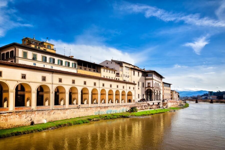 Florence: Private Uffizi Gallery Discovery Tour with Ticket - Where to Meet at Piazzale degli Uffizi (and How Not to Lose Time)
