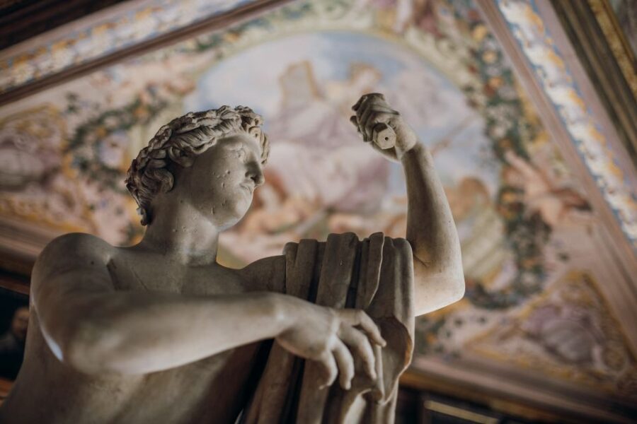 Florence: Skip-the-Line Uffizi, Accademia & Guided City Tour - Price and value: what $130 buys you in a crowded city
