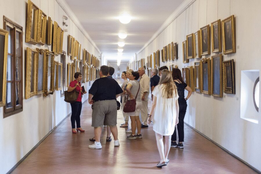 Florence Uffizi Gallery & Medici Vasari Corridor Guided Tour - Vasari Corridor: reserved access to the Medici passageway