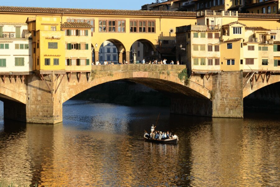 Florence Uffizi Gallery & Medici Vasari Corridor Guided Tour - Pacing and communication: earphones help, but it’s still a schedule
