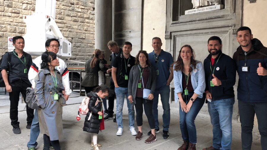 Florence: Uffizi Gallery Small Group Guided Tour - Your Meeting Point: Find Leonardo, Then Find Your Flag