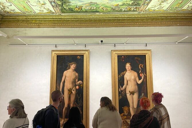 Florence: Uffizi Gallery Small Group Tour with Skip-the-Line - The semi-private group size (max 8) changes everything