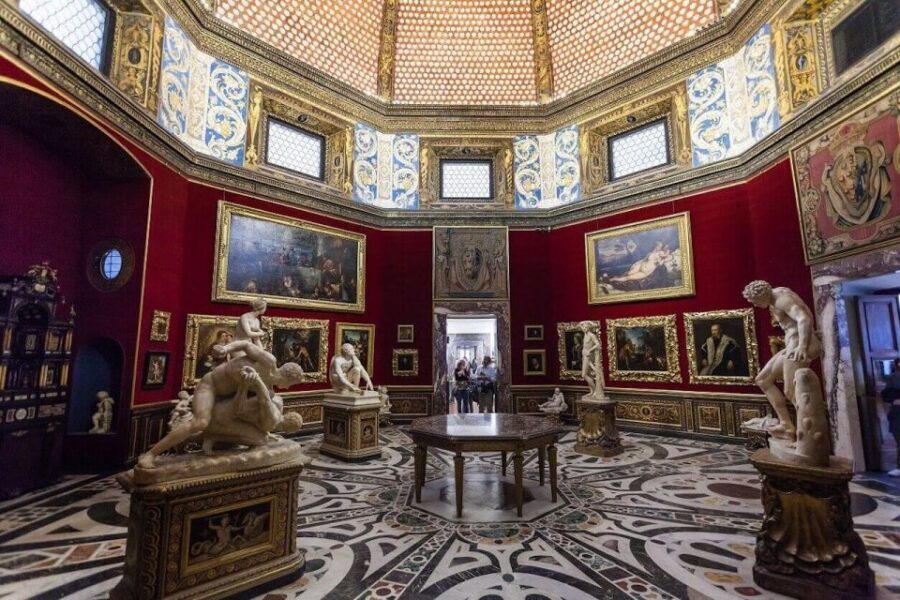 Florence: Uffizi Gallery Small Group with Entrance Tickets - A 1.5-hour highlight route: how the tour keeps moving