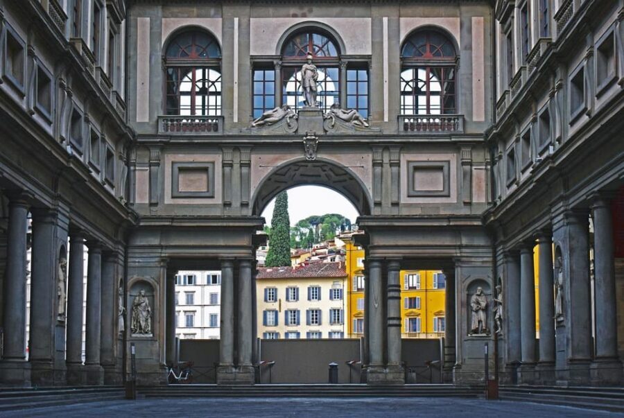 Florence: Uffizi Priority Access Ticket - Raphael in the Rooms: The Works Worth Slowing Down For