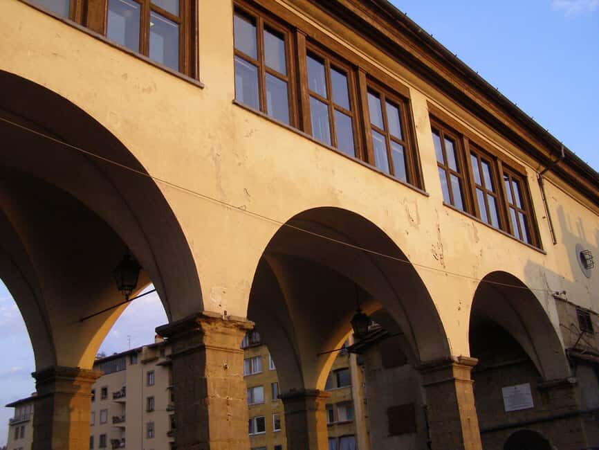 Florence: Vasari Corridor and Uffizi Gallery Exclusive Tour - Who should book this tour
