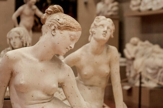 Florence Walking Tour with Accademia, Uffizi & Lunch - Piazza della Signoria to Loggia dei Lanzi: where Florence becomes an open-air museum