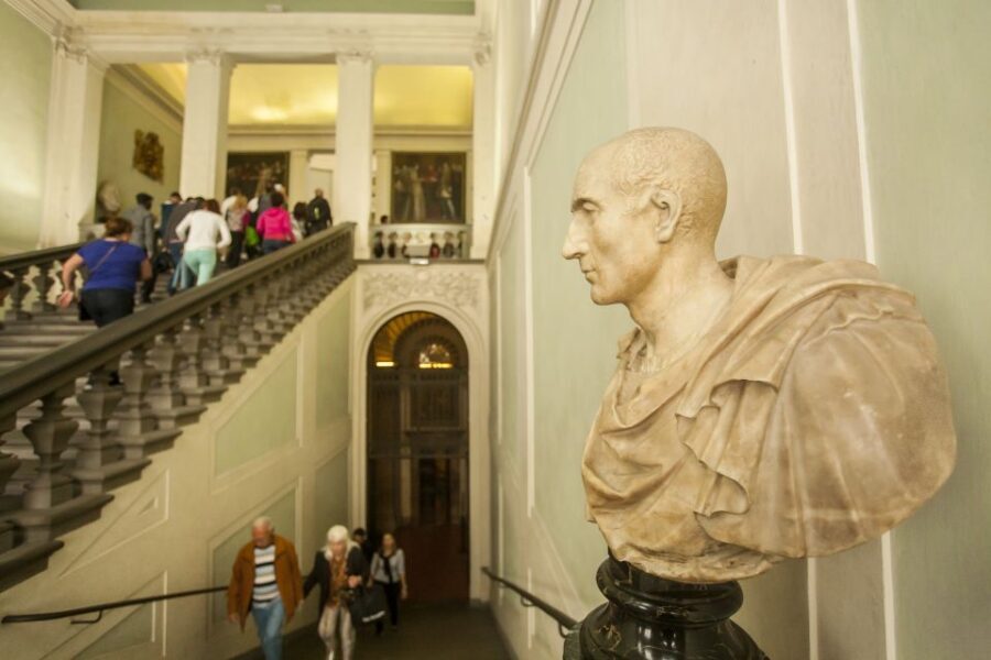 Florence: Walking Tour with Skip-the-Line Accademia & Uffizi - Practical tips to make the day feel easier