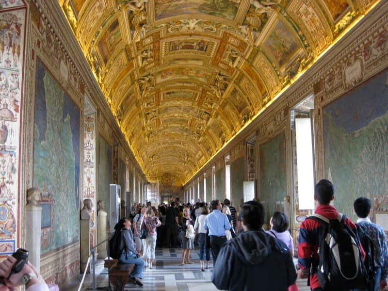 From Civitavecchia: Vatican Museums and Sistine Chapel Tour - The panoramic terrace moment and the fast-track entrance