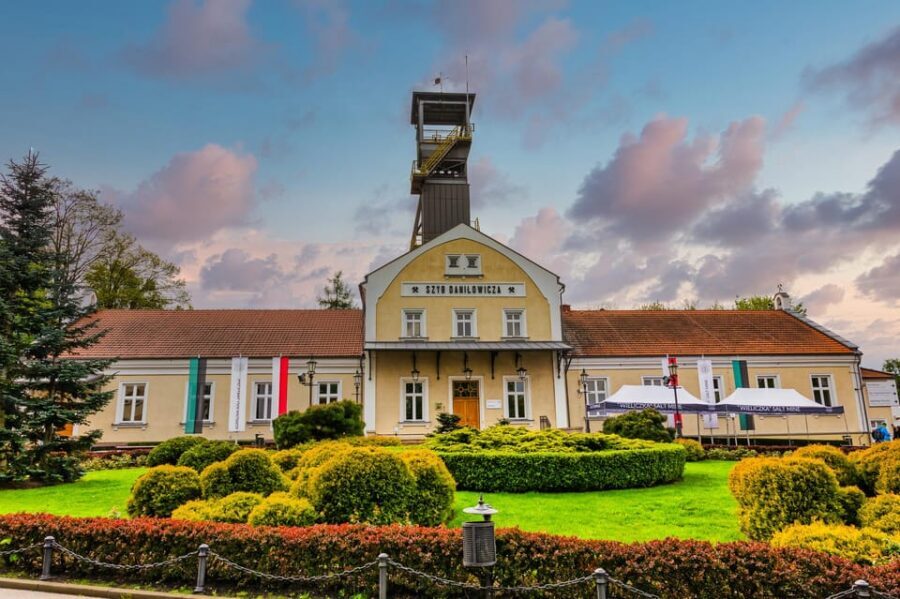 From Krakow: Wieliczka Salt Mine Guided Tour - From Krakow to Wieliczka: The Coach Ride That Sets the Tone