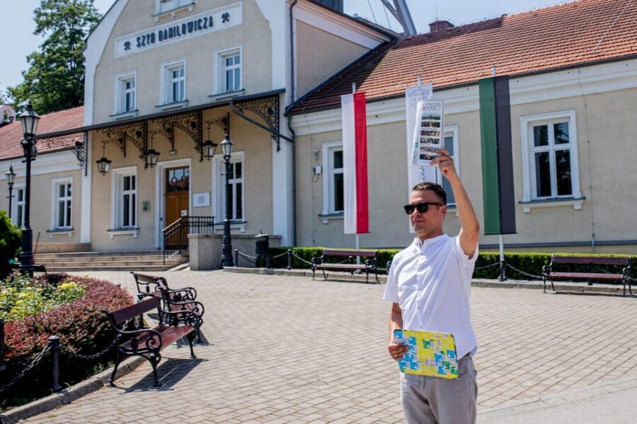 From Krakow: Wieliczka Salt Mine Guided Tour & Pickup Option - From Krakow to the entrance: how the 3–4 hour loop works