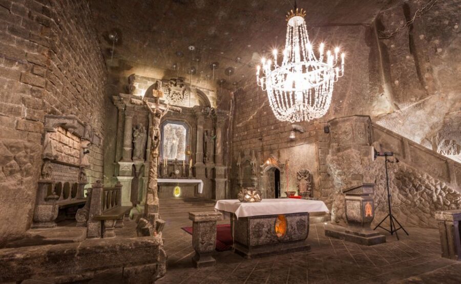 From Krakow: Wieliczka Salt Mine Small Group Guided Tour - What 4 hours at Wieliczka feels like (and who it suits)