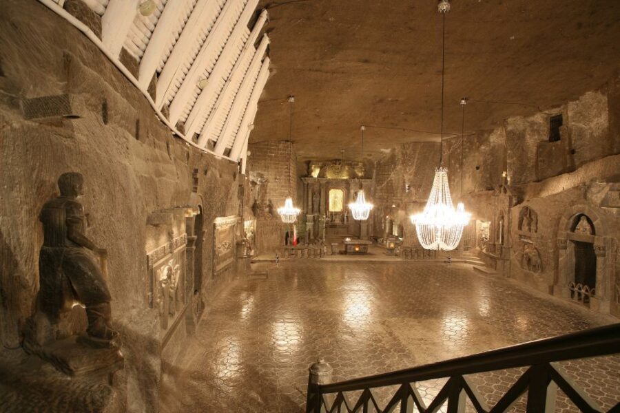 From Krakow: Wieliczka Salt Mine Tour - The descent: 800 steps down to 135 meters