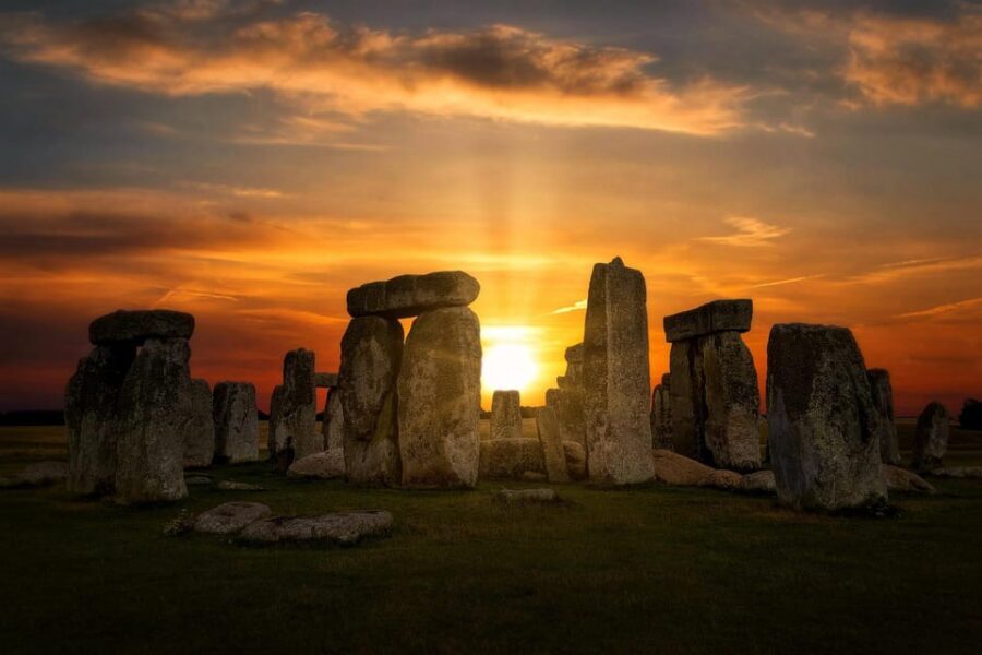 From London: Stonehenge Day Trip with Audioguide - The Coach Ride: Comfortable, Connected, and Audio-First