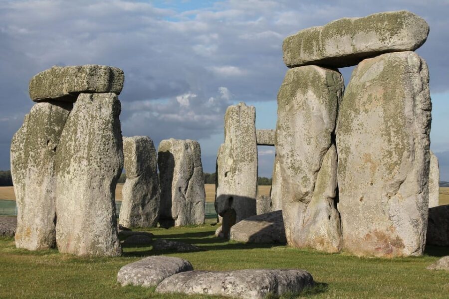 From London: Stonehenge Day Trip with Audioguide - Meeting Point: How to Find the Coach Without Stress