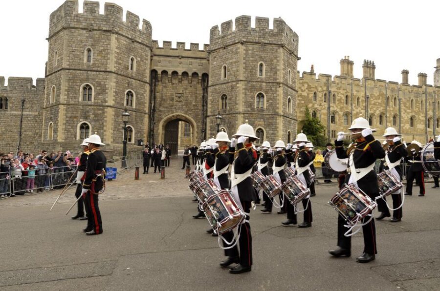 From London: Windsor, Stonehenge, & Salisbury Cathedral Trip - Timing and pacing on a 12-hour London day trip