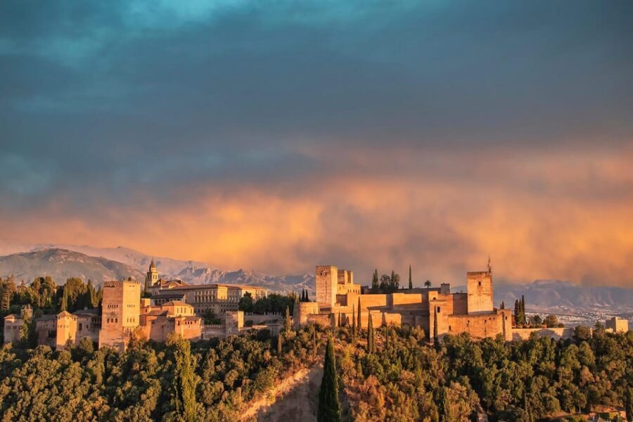 From Málaga: Sunset Alhambra Tour with Tickets - Timed Entry With Your Name on the Ticket