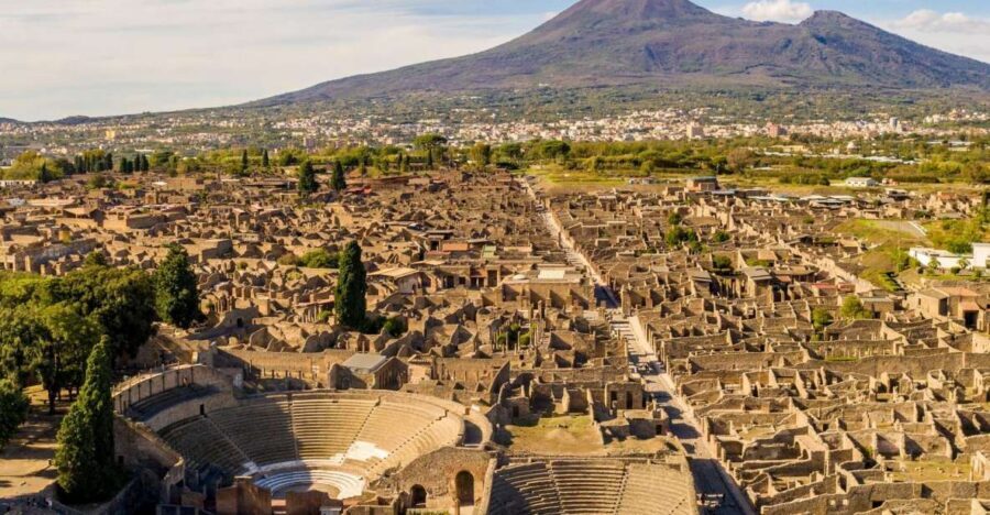 From Naples: Guided Pompei & Mount Vesuvius with Pizza Lunch - Naples to Pompeii: a guided UNESCO city in two hours
