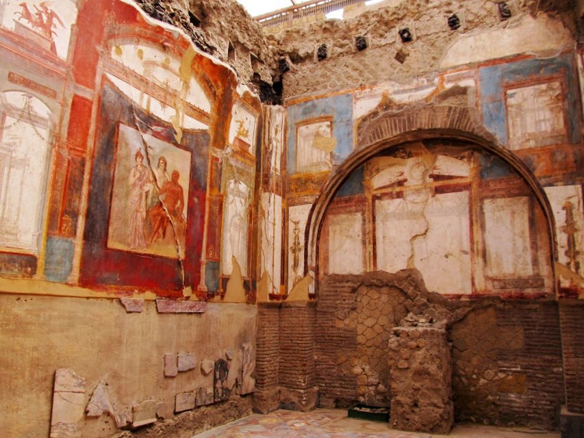 From Naples: Herculaneum Skip-the-Line Guided Tour - Why Herculaneum often beats Pompeii for first-timers
