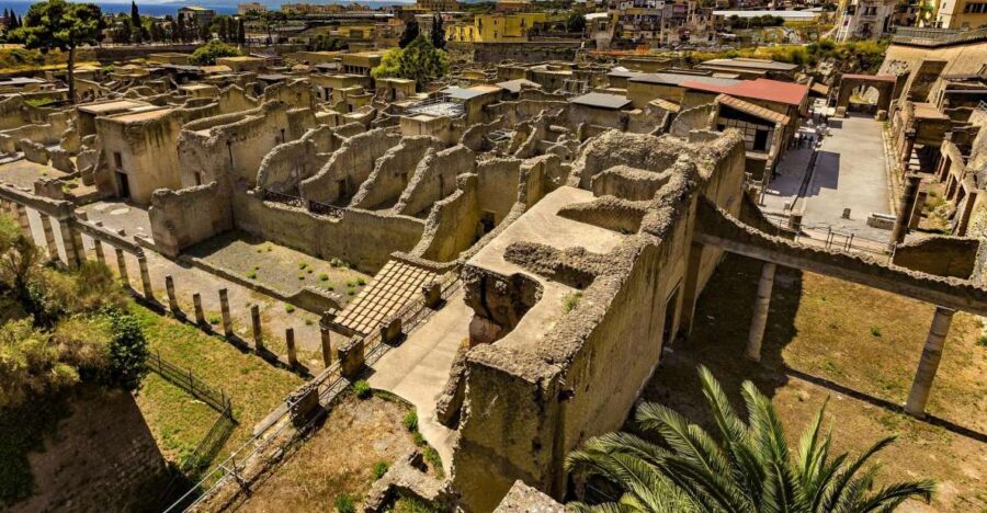From Naples: Herculaneum, Vesuvius, and Pompeii Trip - What to pack and how to avoid common day-trip headaches