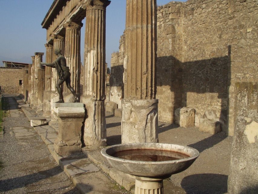 From Naples or Herculaneum: Half-Day Tour in Herculaneum - Herculaneum is the Roman ruin that feels closer to daily life