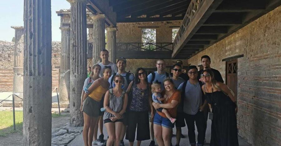 From Naples: Pompeii and Sorrento Full-Day Tour - The Pizza and Lunch Break: A Small Detail That Helps