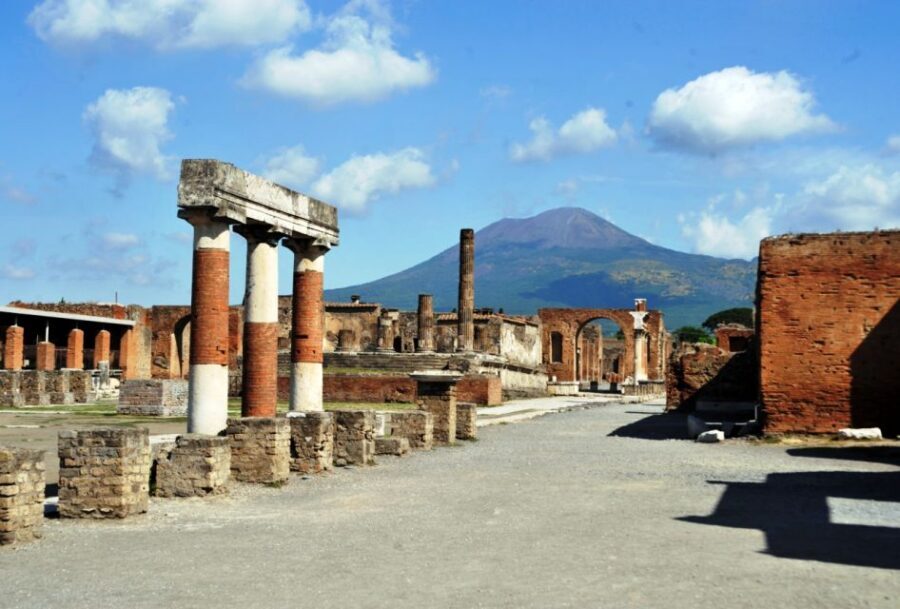 From Naples: Private Transfer to Positano with Pompeii Stop - The Ride to Positano: Comfort on Curvy Roads