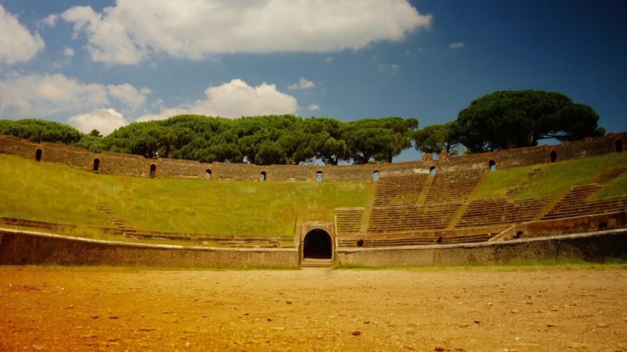 From Naples: Transfer to Positano with Pompeii Guided Tour - Pompeii in two hours: what you’ll actually see