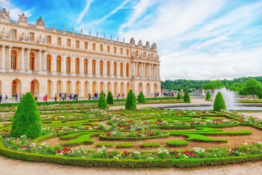 From Paris: Giverny and Versailles Palace Guided Day Trip - Key things that make this day trip work
