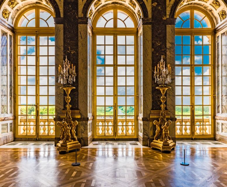 From Paris: Giverny and Versailles Palace Guided Day Trip - Transfer to Versailles: gearing up for crowds