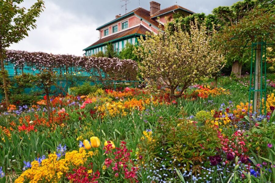 From Paris: Giverny and Versailles Palace Guided Day Trip - Comfort, timing, and the small stuff that affects your day
