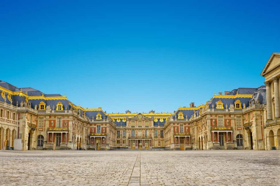 From Paris: Versailles Full-Day Guided Tour with Lunch - Group size, guides, and how the tour feels in real life