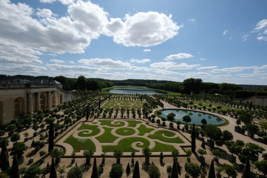From Paris: Versailles Palace and Gardens Guided Day Trip - Your free time at Versailles: how to use it