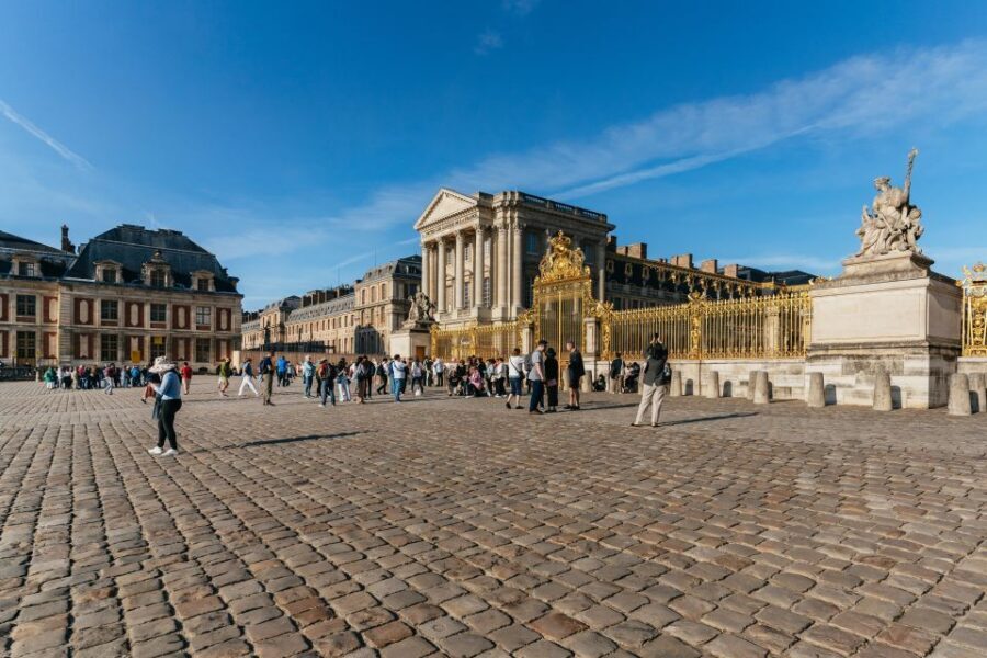 From Paris: Versailles Palace & Gardens with Transportation - Who this Versailles package suits best