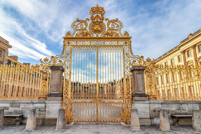From Paris: Versailles Timed Entry Tickets & Gardens Access - Group size and what it means for your comfort