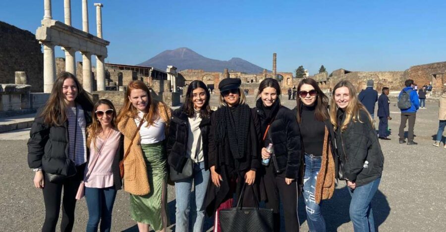 From Rome: Pompeii All-Inclusive Tour with Live Guide - Getting to Pompeii: The Drive, the Break, and the Meeting Point