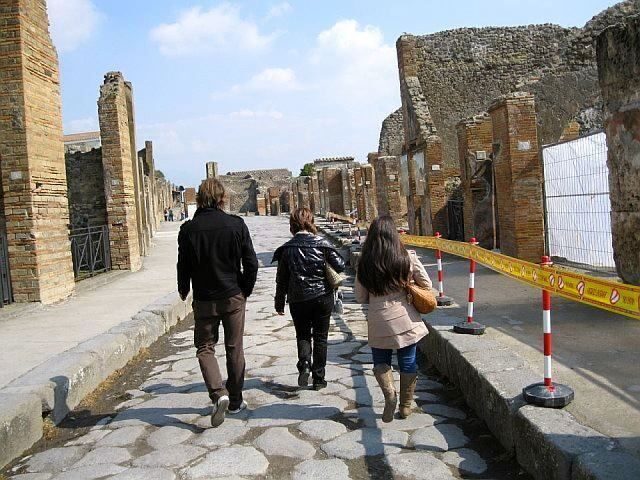 From Rome: Pompeii & Amalfi Coast Full-Day Private Tour - Optional Upgrade: More Time (And More Expertise) in the Ruins