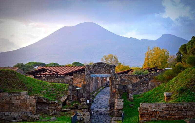 From Rome: Pompeii and Vesuvio Guided Day Trip with Lunch - Getting from Rome: the air-conditioned ride along the Highway of the Sun