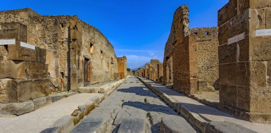From Rome: Pompeii Day Trip by Fast Train and Car - Amphitheater of Pompeii: the thrill without the noise