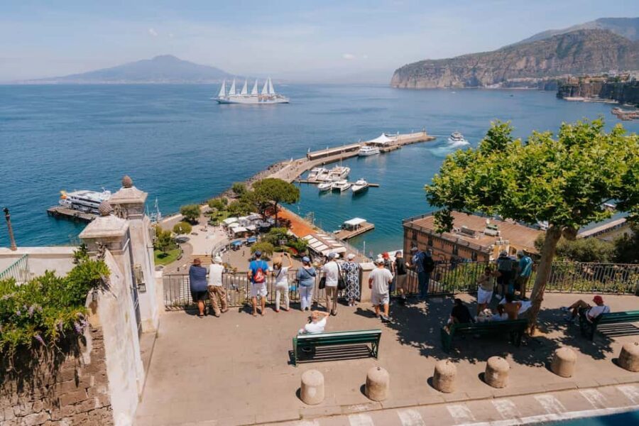 From Rome: Pompeii with Expert Guide & Amalfi Coast Day Trip - The Vesuvius story: streets, casts, and the human scale