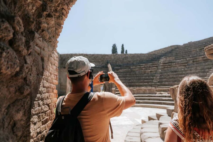 From Rome: Pompeii with Expert Guide & Amalfi Coast Day Trip - Pompeii with an archaeologist: what the guide actually gives you