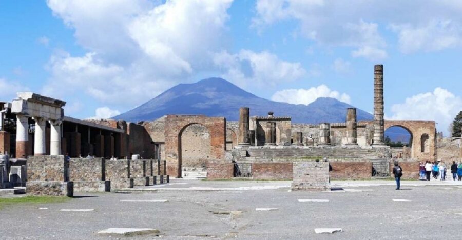 From Sorrento: Day Tour to Pompeii Ruins and Mount Vesuvius - Pizza Lunch Near Pompeii: Fuel Without the Hunt