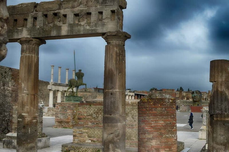 From Sorrento: Pompeii and Mount Vesuvius Trip with Lunch - The osteria lunch stop: how much food you should plan for