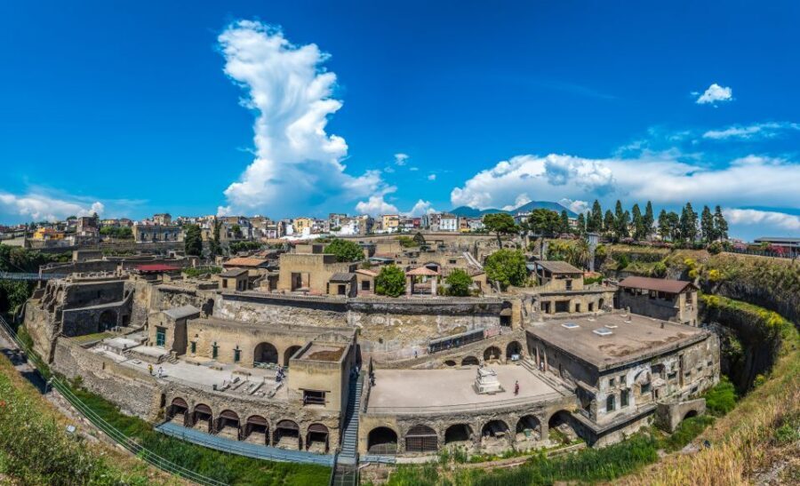 From Sorrento: Pompeii by Train with Vesuvius & Guided Tour - Why this Pompeii and Vesuvius combo works so well