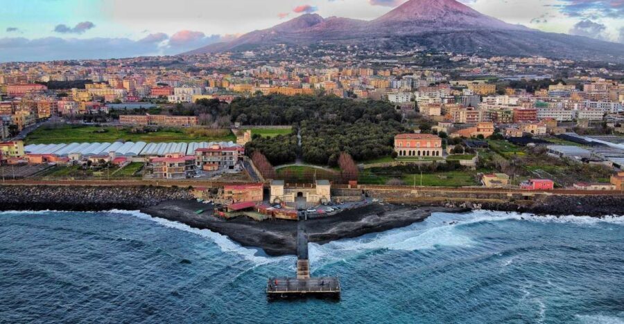 From Sorrento: Pompeii & Mt. Vesuvius Tour with Lunch & Wine - Pompeii ruins: where the story actually clicks